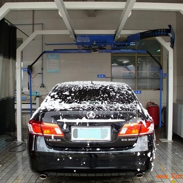 全自动洗车设备一套多少钱，自动洗车机设备多少钱（自助洗车设备全套多少钱-松茂科技喜车族-自助洗车店加盟）