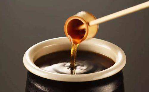 陈醋和香醋有什么区别，米醋陈醋和香醋有什么区别（同样是醋，陈醋和白醋有啥区别）