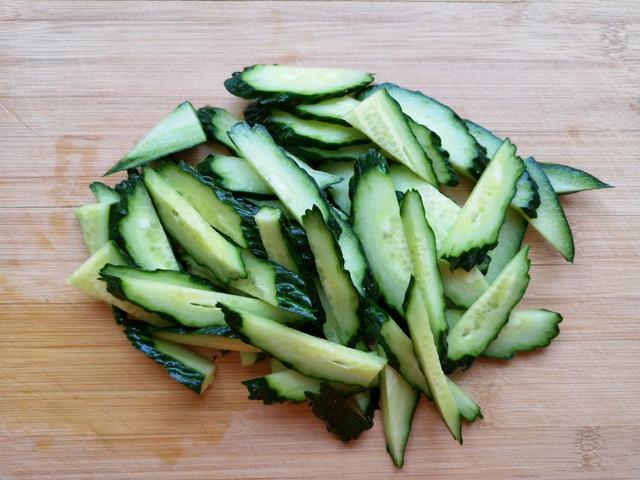 腐竹拌凉菜的做法怎么办呢，拌腐竹凉菜做法大全（腐竹和黄瓜做凉拌菜）