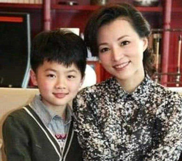 董卿老公最近出什么事了 董卿的老公是谁，干什么的拼音（董卿丈夫密春雷被强制执行7亿）