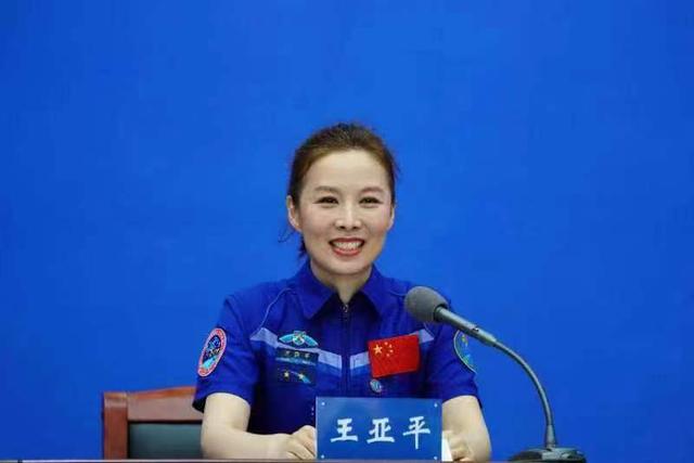 宇航员，宇航员在宇宙中看到的地球的颜色（“最美太空教师”王亚平图片）