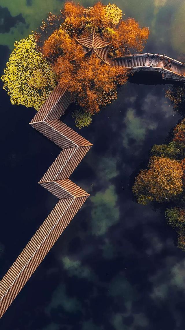 望海潮的钱塘指的是今天的什么地方，钱塘是指今天的什么地方（钱塘是一座城还是一条江）