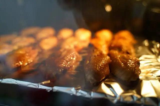 空气炸锅和烤箱哪个更适合家用，空气炸锅和烤箱哪个更适合家用