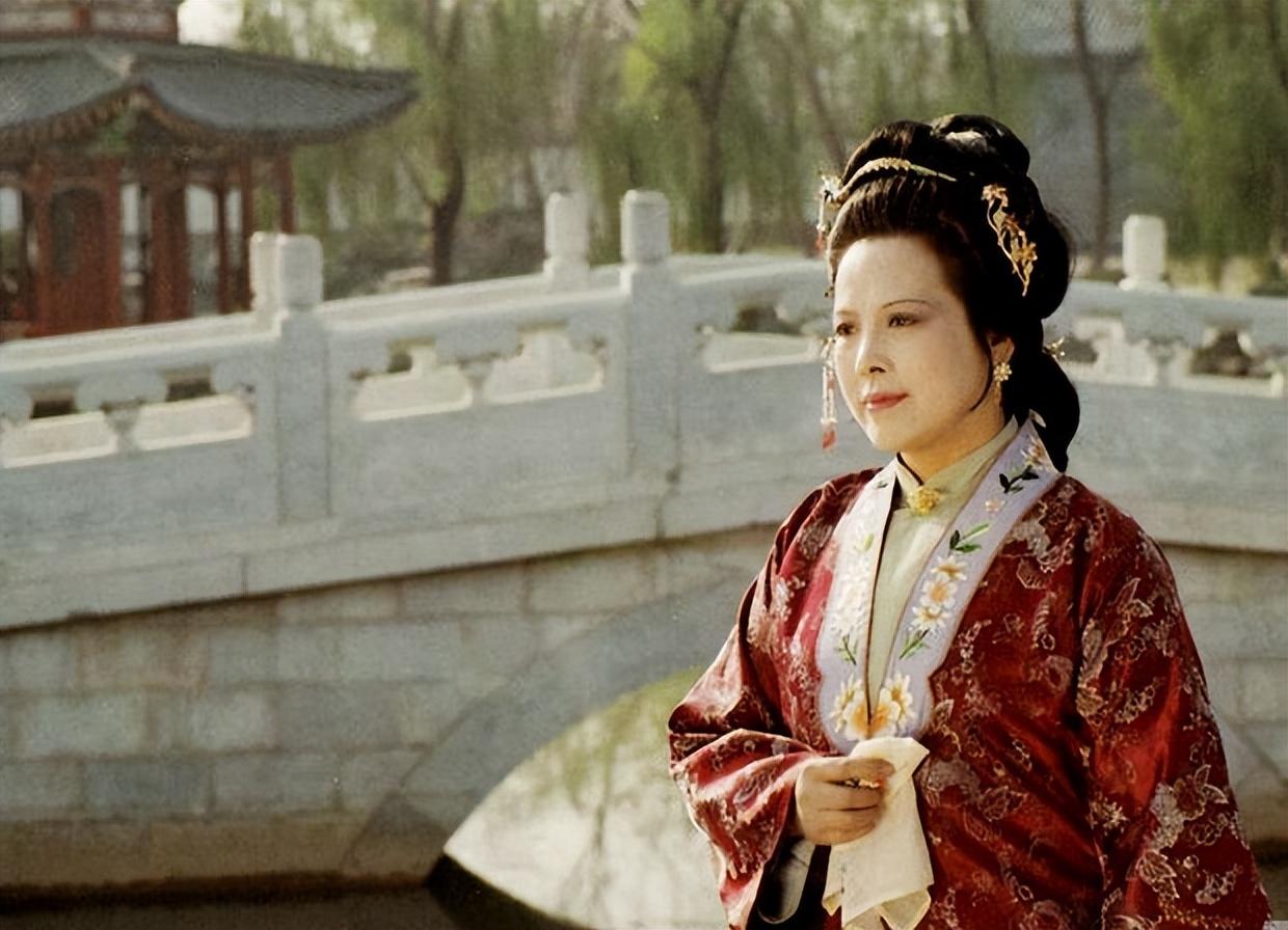 一品夫人是什么地位，什么叫一品夫人（这个封号除了能领钱）
