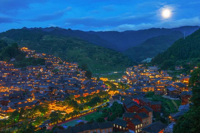 重庆名字的由来，重庆名字的由来简介（你的家乡名字是怎么来的）