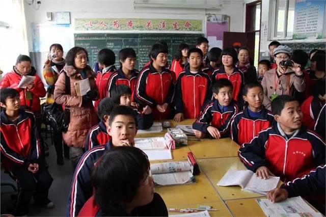 散步龙应台阅读答案，散步龙应台阅读答案！（教育，要慢慢来）