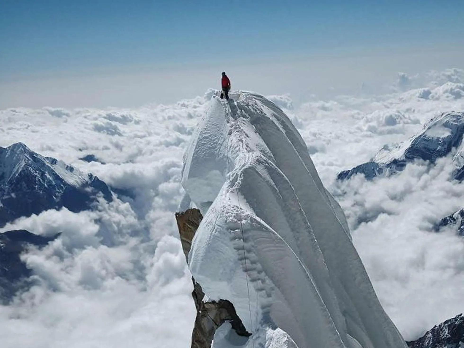 世界第一山峰图片