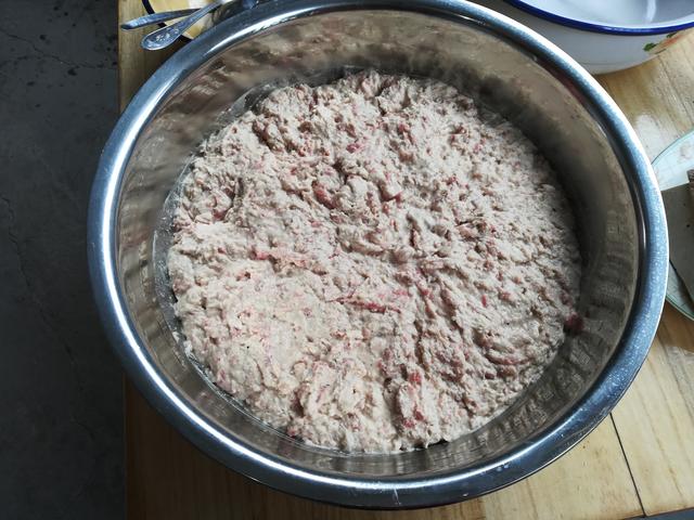 肉丸子怎么做又滑又嫩，怎样做出滑嫩鲜美的肉丸子（切记少放面粉或淀粉）