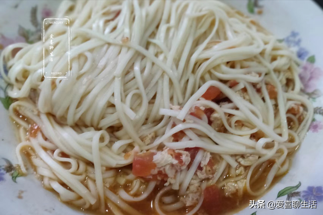 生日面怎么做好吃，面条的美味做法（老妈做一桌菜）