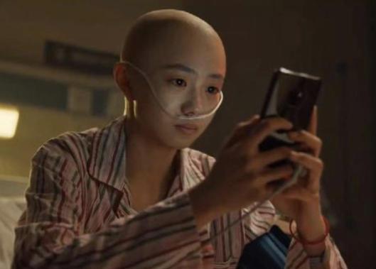 秃头留什么发型，秃头留什么发型好（同样是光头造型）