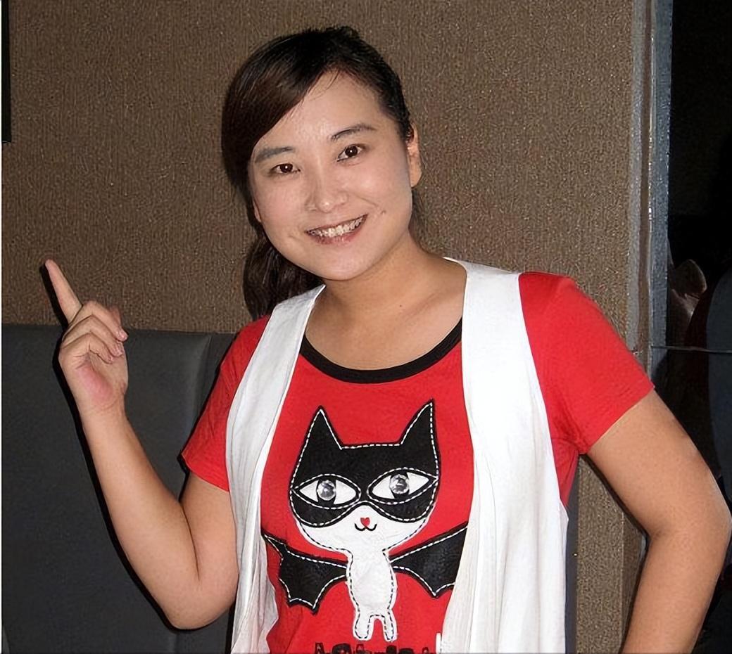 喜剧女王贾玲,40岁至今未婚,成名背后尽是辛酸