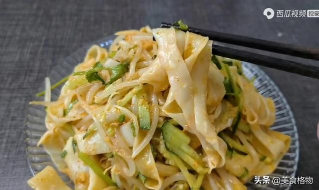 电饼铛做凉皮最简单的做法，在家用电饼铛做凉皮怎么做（电饼铛做凉皮的正确做法）