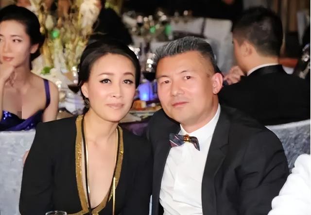 姜文前妻桑德琳，姜文的前妻（给“《浪姐3》中情史复杂的十位姐姐”排名）