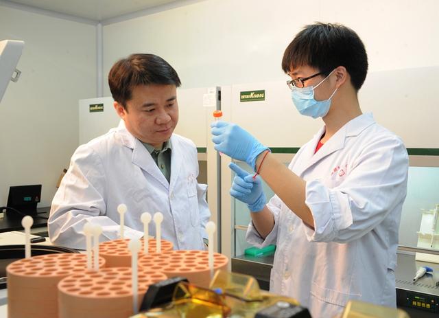 药剂学专业主要学什么，2021全国大学药剂学专业排名（药剂专业课程设置）