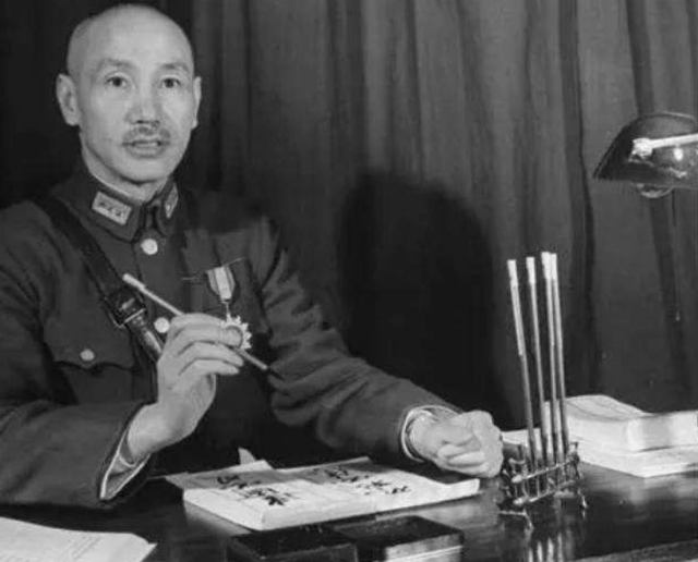 郑耀先的历史原型，郑耀先原型简介（自己闷头做到国军少将）