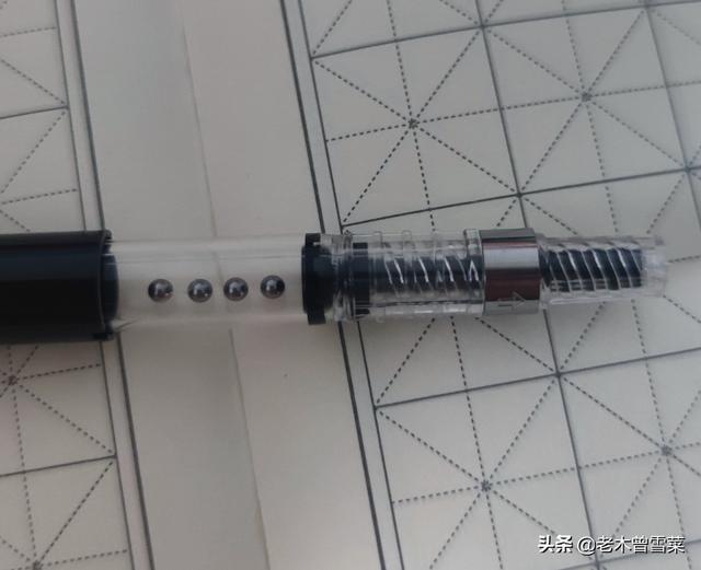 钢笔怎么换墨囊（从零开始用钢笔~钢笔入门指导篇）