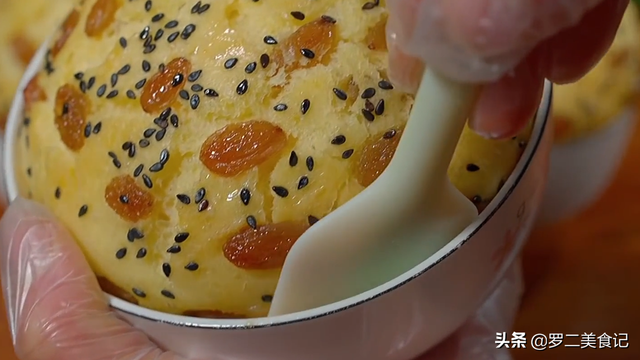 粉色蒸蛋糕的做法，粉色蛋糕怎么做（出锅松软又香甜）