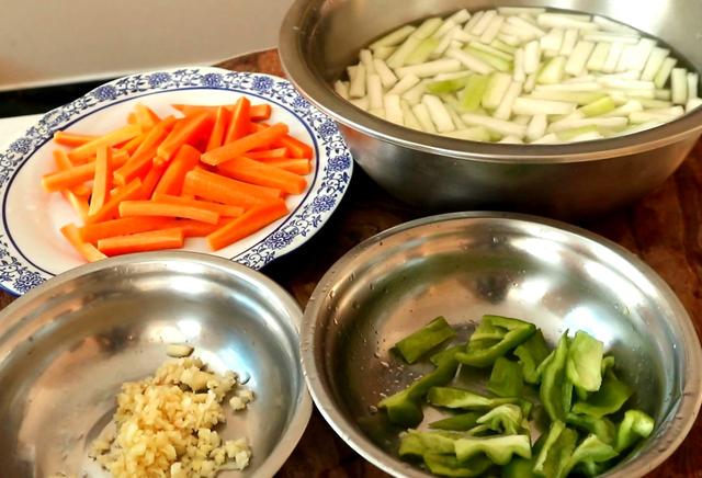 冬至节吃什么，冬至必吃的食物推荐（建议中老年人：少吃鸡蛋牛肉）