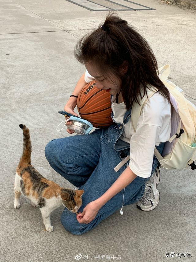 个性妩媚头像女，一点小性感 一点小妩媚微信（随便一张都是会被美少女们拿来做头像的程度）