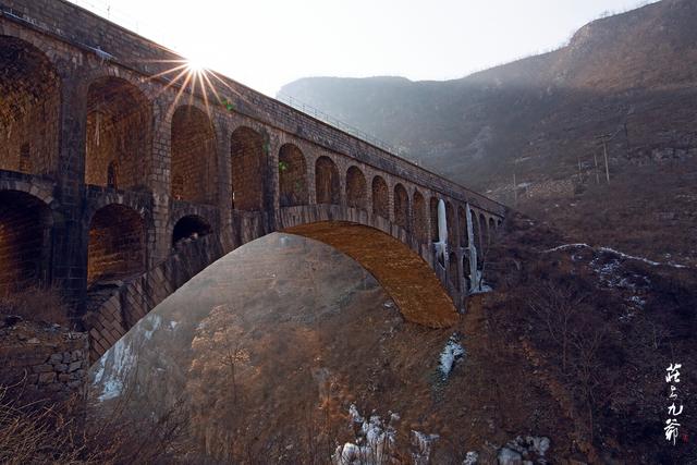 遥看瀑布挂前川的遥看是什么意思，遥看瀑布挂前川的遥是什么意思啊（已是悬崖百丈冰）