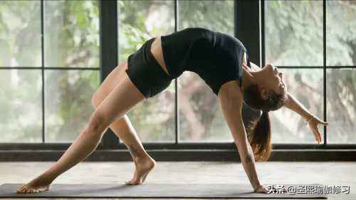一套瑜伽动作16个动作，一套瑜伽动作16个动作简单（一套完整流瑜伽序列）