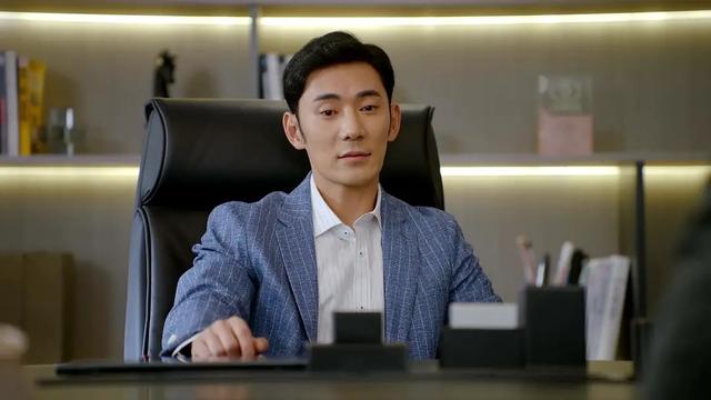 演活一个“何岳峦”就够了，曲高位却演活3个角色，各个心狠手辣