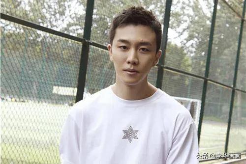杨紫的前男友现状，杨紫的初恋男友：不蹭热度