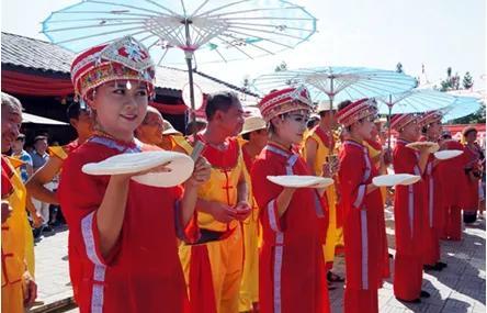 五十六个民族特色介绍，中国的56个民族介绍（五十六支民族，五十六个民俗）