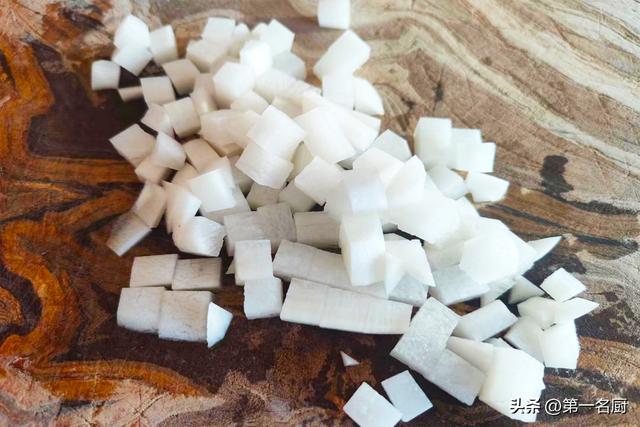 柠檬茶的制作方法，自制柠檬红茶的方法与步骤（教你3款\