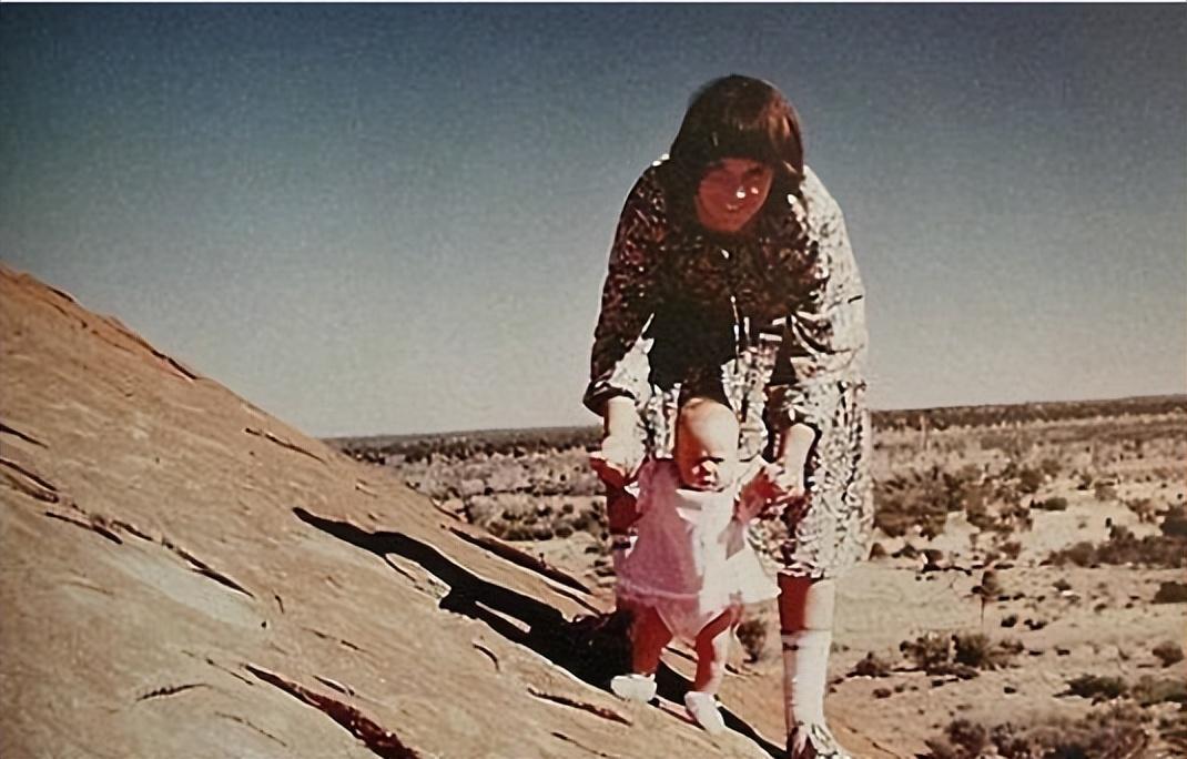 人和动物生孩子的案例（野狗吃掉9周女婴）