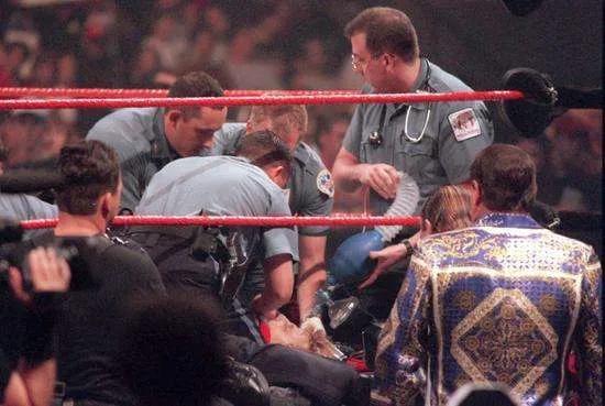 wwe比赛意外死亡，WWE那些生死时刻。有人命丧擂台