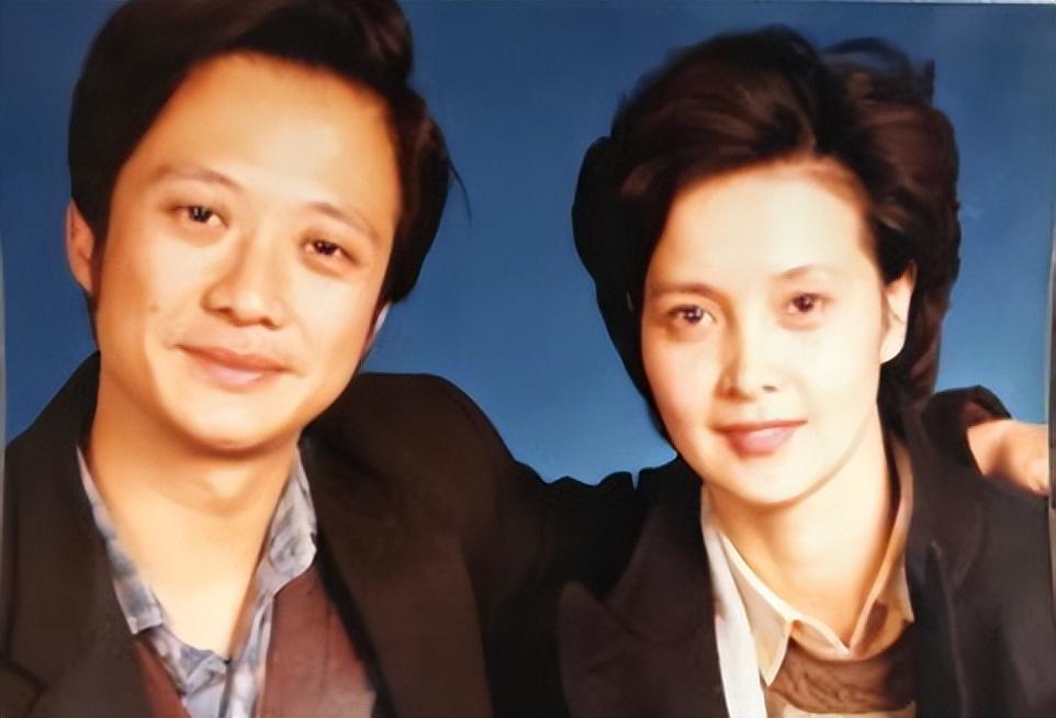 贾乃亮个人资料简介，贾乃亮个人资料介绍（李小璐的母亲张伟欣）