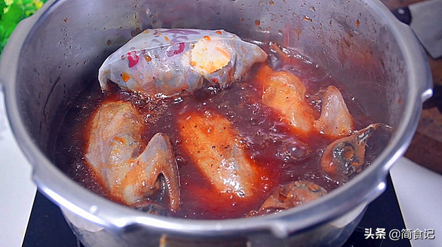 鸽子怎么做好吃，鸽子肉怎么吃好吃（教你商业版做法）