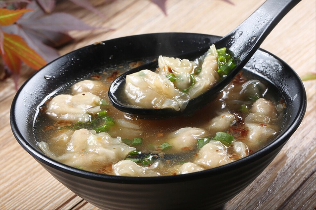 馄饨馅怎么调才好吃，馄饨馅怎么调才好吃视频教程（馄饨要想好吃）