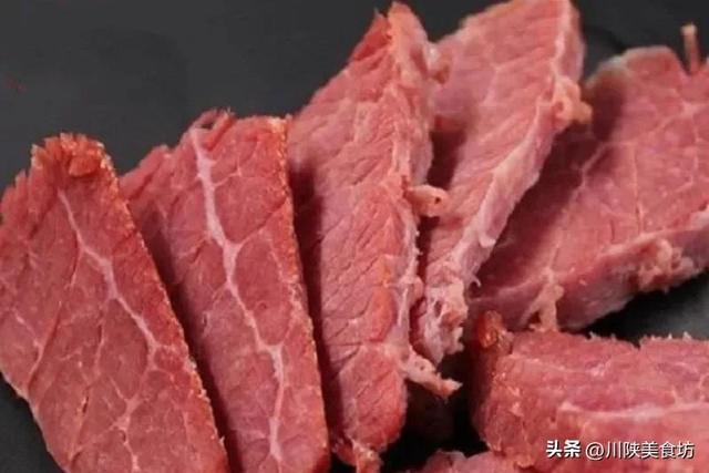 怎样分辨母猪肉和牛肉，怎样辨别公牛肉和母牛肉（教你鉴别真假卤牛肉）