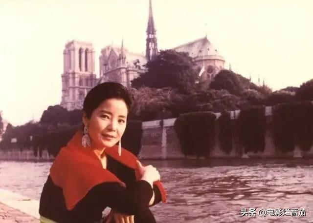 邓丽君简介个人简历，邓丽君简介（是华语乐坛献给世界“最珍贵的礼物”）