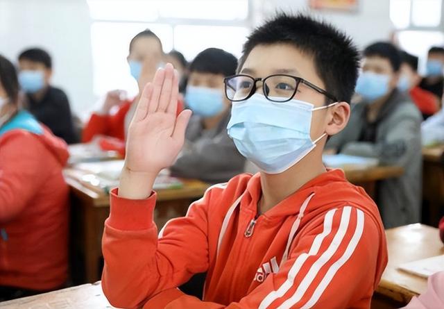 简短网名2或3个字的，网名2-3个字微信昵称（小学生“超简单”姓名火了）