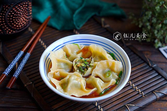 蒜苗炒鱿鱼，炒鱿鱼怎么炒（给家人多吃这6种蔬菜）