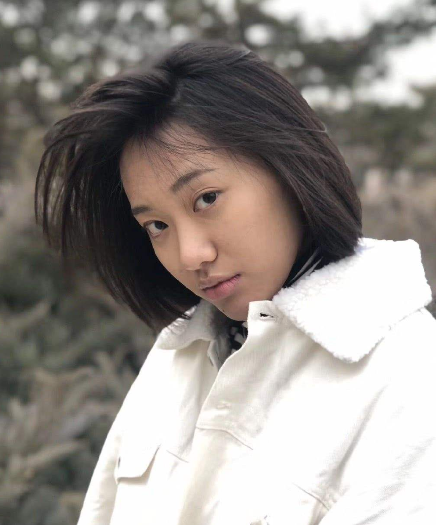 闫妮女儿邹元清:6岁时父母就离异,与51岁单亲妈妈相处成闺蜜