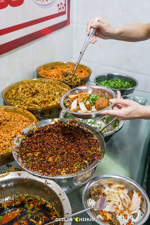 广西桂林当地美食，桂林这10碗特色米粉