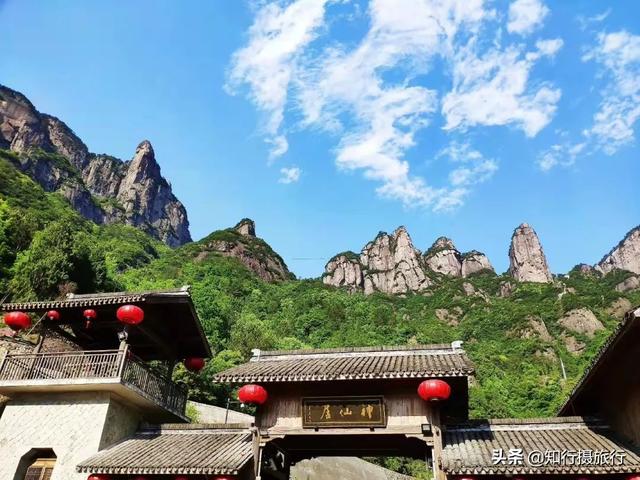 李白梦游天姥吟留别中的天姥山位于哪里啊，天姥山在哪里（正宗天姥山到底在新昌还是仙居）