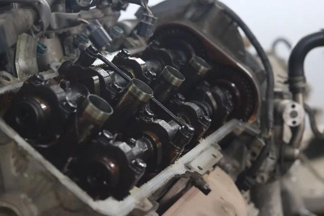 油压减震器，减震器原理图（搞来一辆“破烂不堪”的04年LC100）