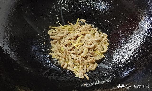 香菇肉丝面的做法，香菇肉丝拌面的家常做法（在家做道香菇肉丝面）