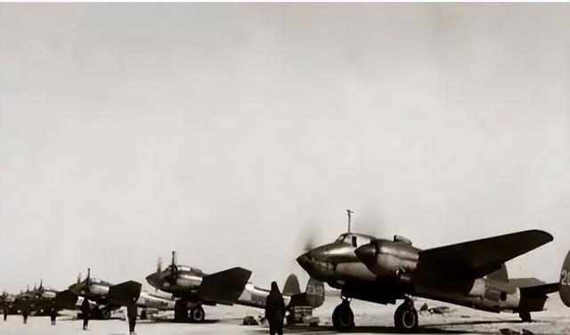 中国人民解放军空军，中国人民解放军空军成立时间（人民空军，生日快乐）