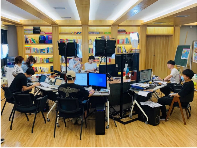 王芳个人资料简介，王芳个人资料（从情感主播到直播卖书一姐）