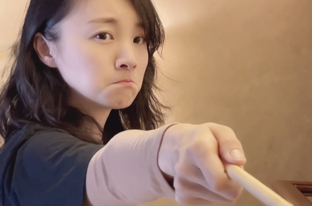 张龄之（章龄之），我女儿叫张龄之的名字怎么样（章龄之结婚十周年晒全家福）