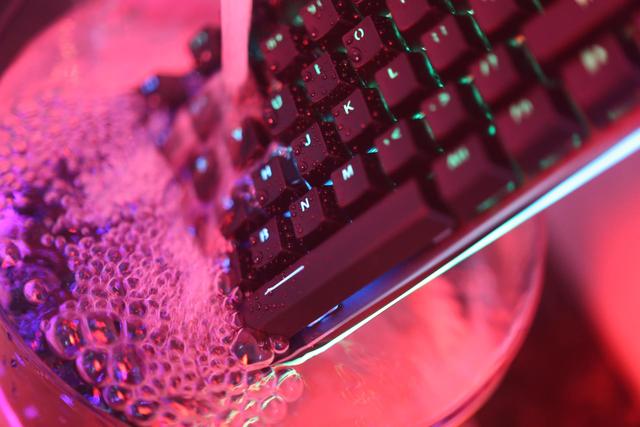 台式机调亮度按f几，笔记本调亮度（雷柏V520RGB合金版）