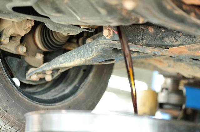 多少公里换机油，小车多少公里换机油比较好（今天一次性给你讲清楚）