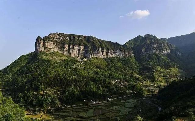 贵州旅游十大景点，贵州旅游十大景点排名千户苗寨（贵州十大冷门景点）