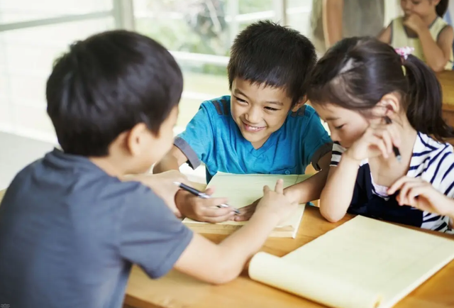 从哪些方面了解汉字，从哪些方面了解汉字的特点（小学生刚上学就认识2000生字）